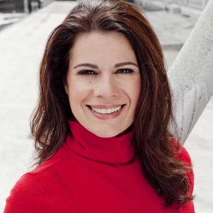 Ana María Martínez