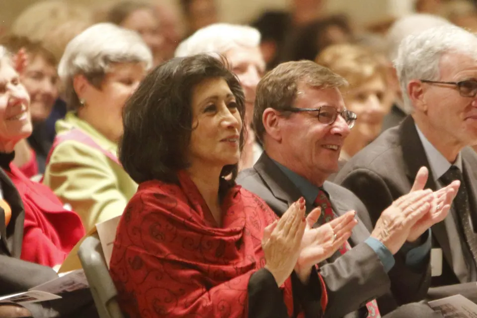 HLAO members attend event